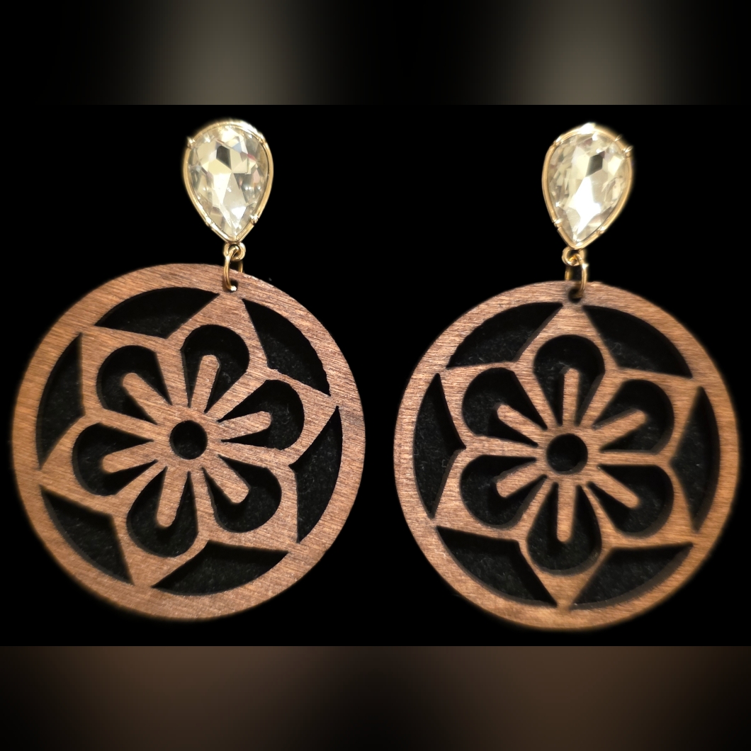 Wooden Flower Earrings With Clear Crystal Accents 8$